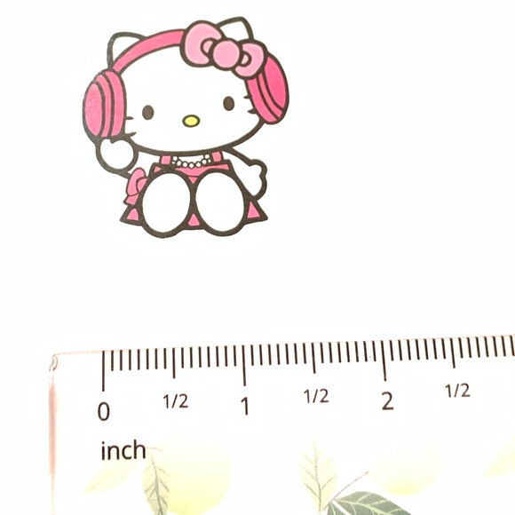 Hello Kitty Vinyl Sticker - Picture 3 of 3